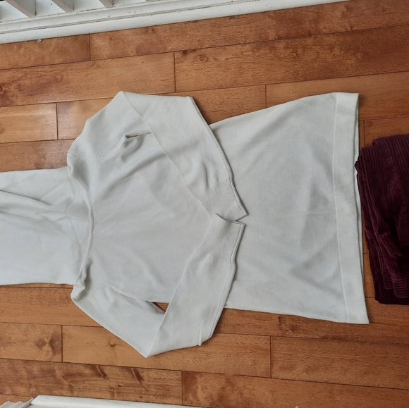 COPY - French Connection loose fit cream turtleneck - Picture 4 of 7